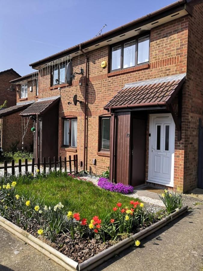 Yiewsley Welcome Home Twin Bedroom Near Heathrow Airport, London المظهر الخارجي الصورة