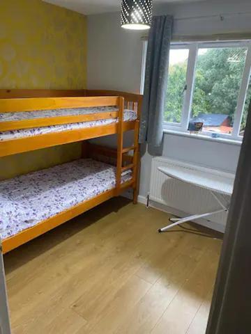 Yiewsley Welcome Home Twin Bedroom Near Heathrow Airport, London المظهر الخارجي الصورة