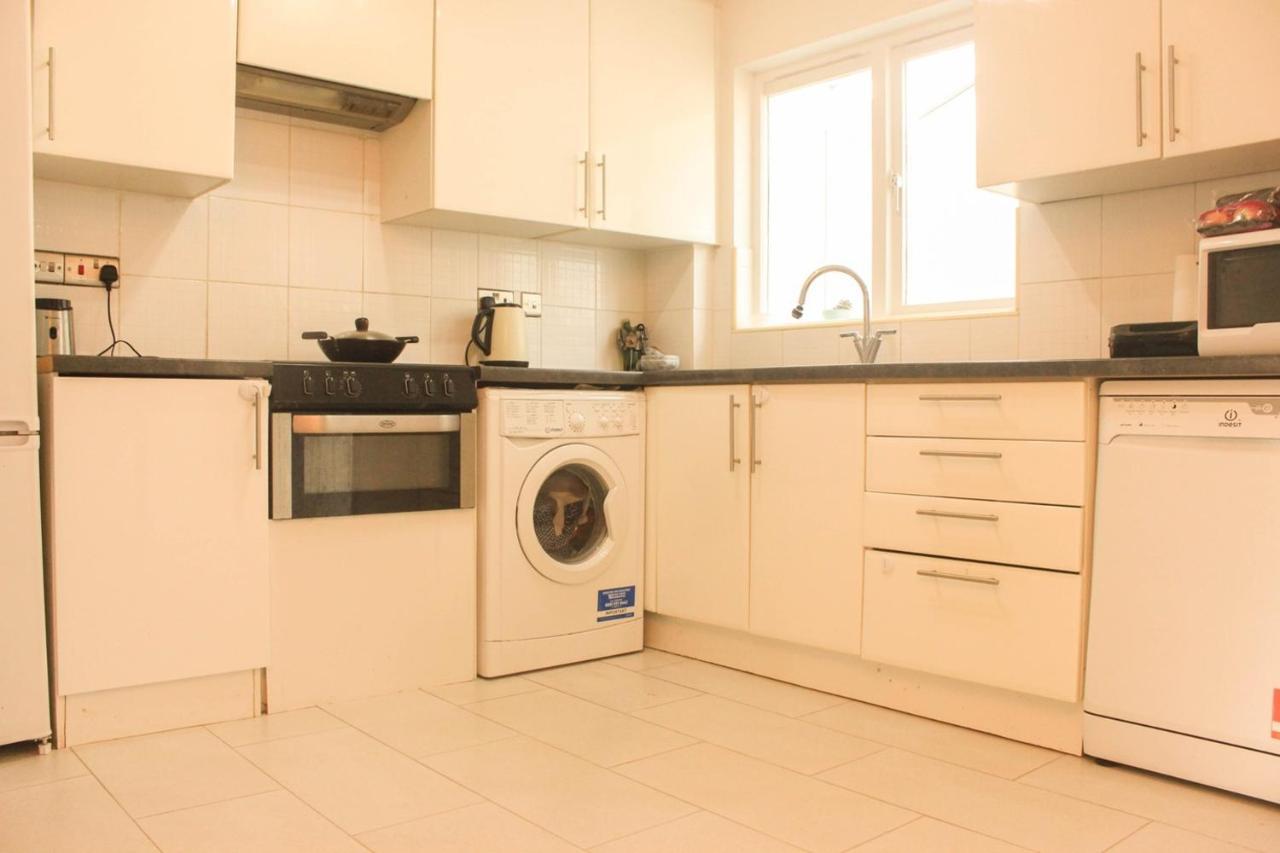 Yiewsley Welcome Home Twin Bedroom Near Heathrow Airport, London المظهر الخارجي الصورة